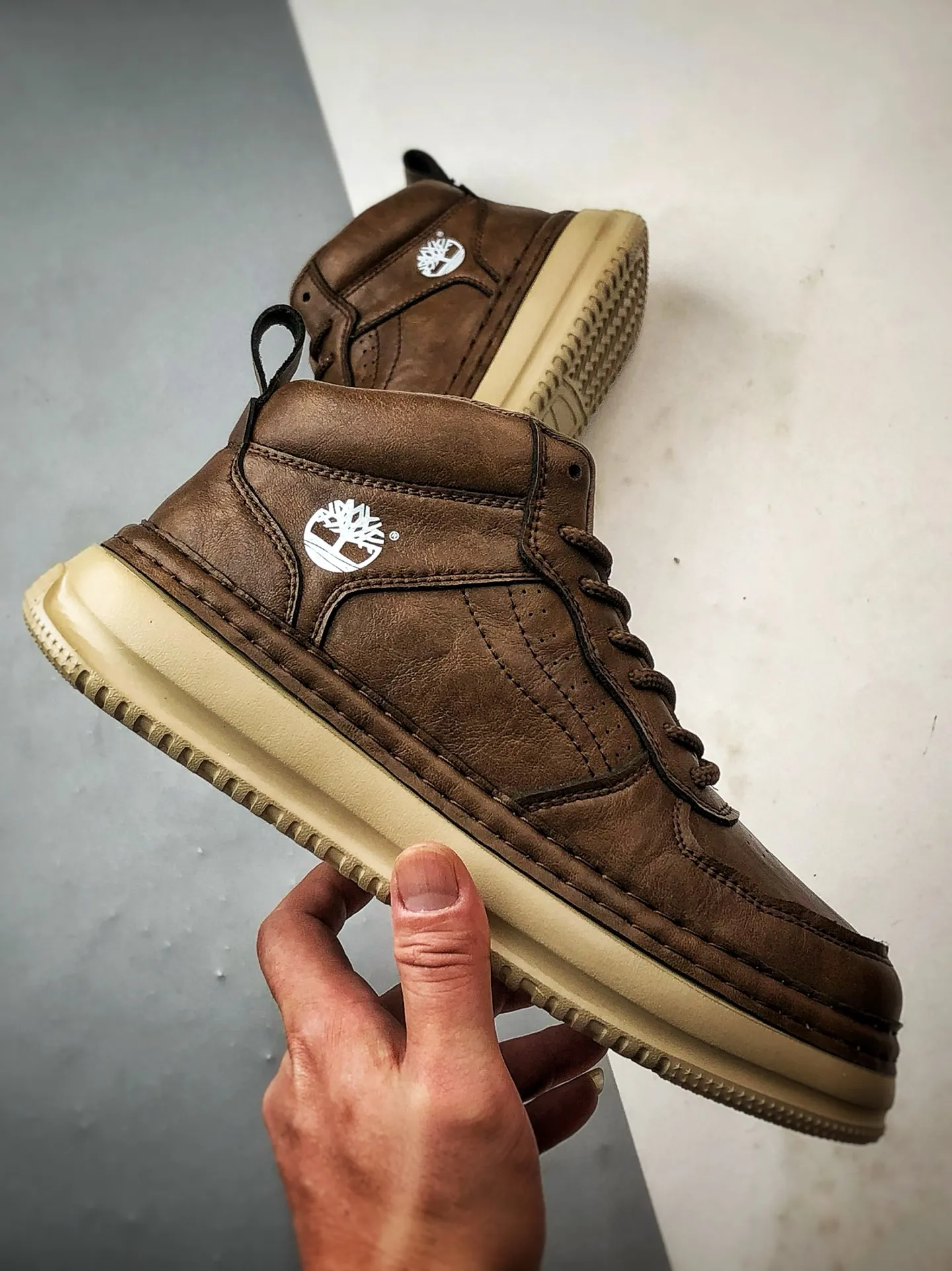💰440 Timberland Timberland/Timberland 2025 autumn and winter new style classic high-top casual men's shoes, newly upgraded, Guangdong factory quality, original box and original packaging, the fabric is made of Italian top frosted cowhide, with anti-odor and anti-corrosion genuine leather latex insoles, giving you a perfect wearing experience. High-quality and durable, a must-have for sportsmen. Specializes in not looking handsome. High-quality, first-class foot feel. Exclusive supply. Item number: TB99858713 Code number: 39 40 41 42 43 44 (standard code)